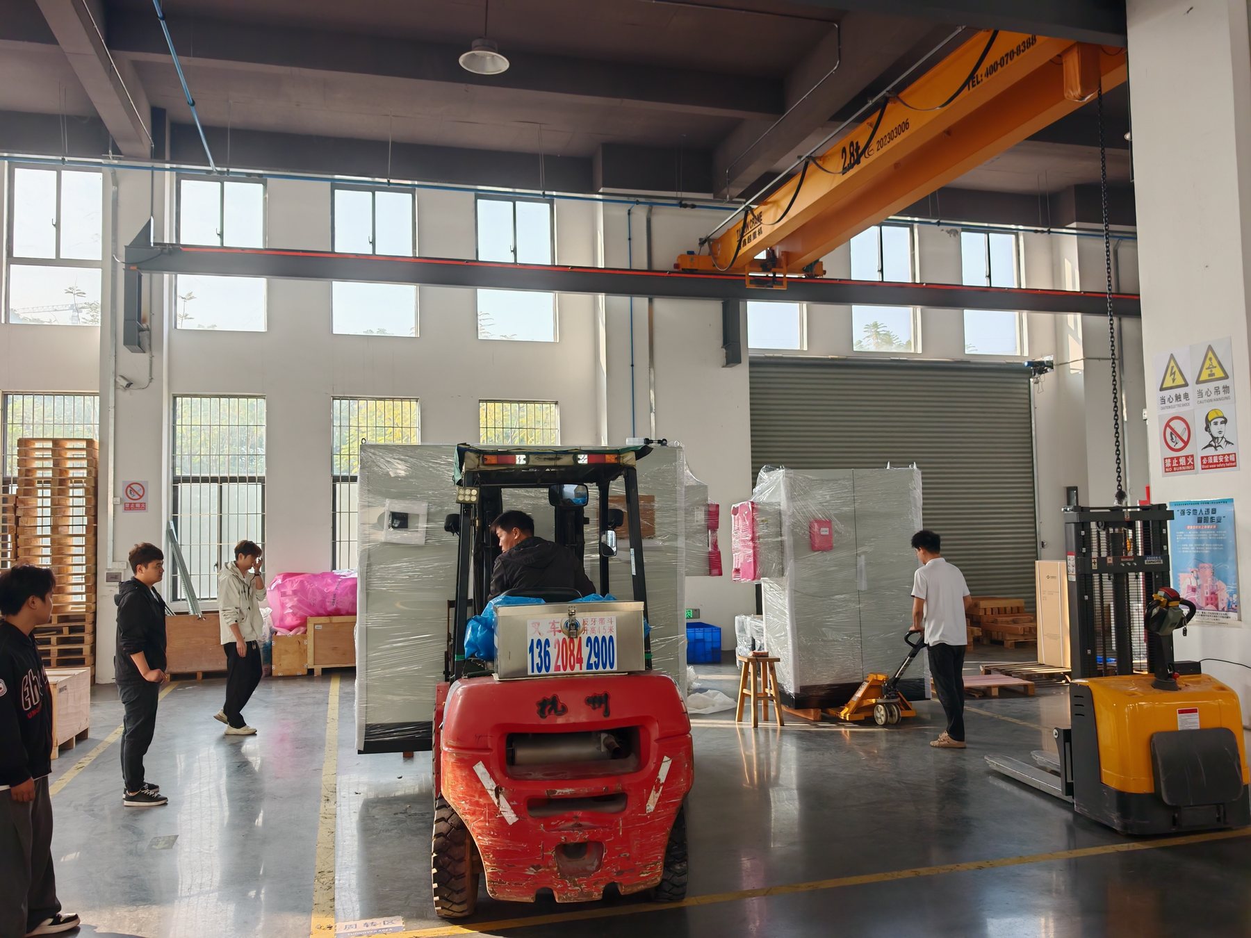 Control cabinet packing and delivery preparation
