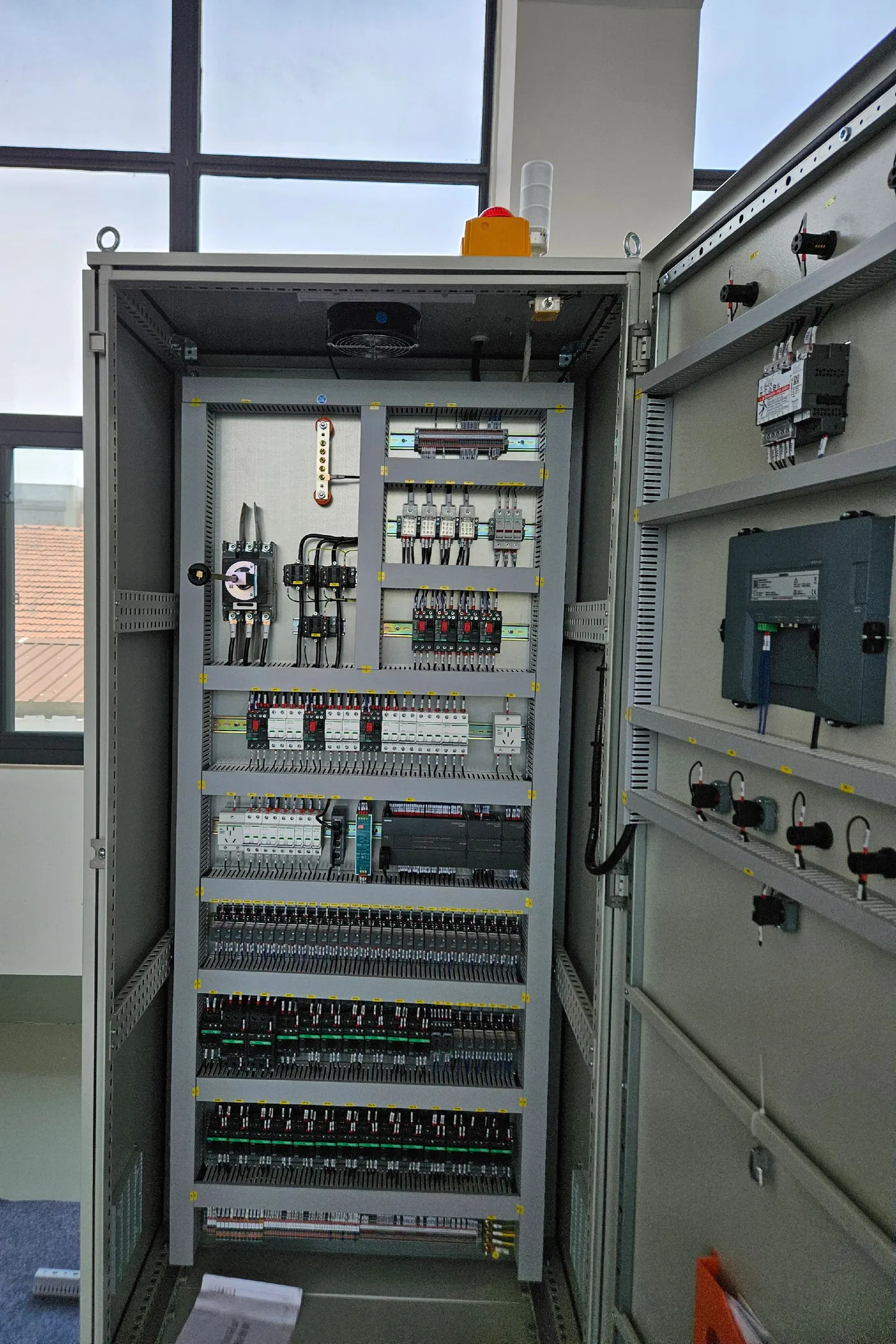Sludge dewatering equipment electrical integration