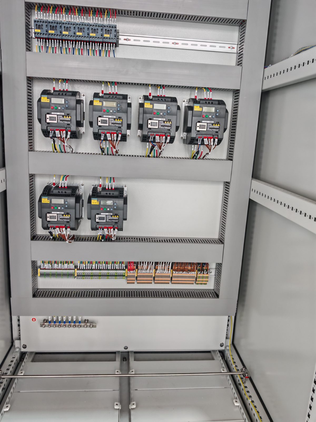 Siemens VFD section for pump and fan control