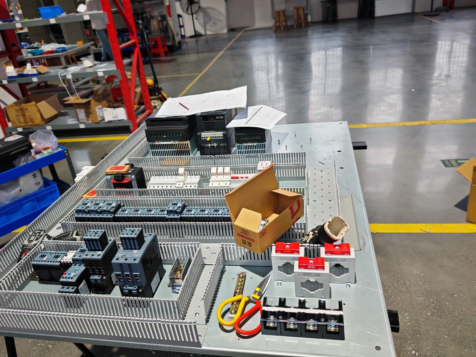 Low-voltage component layout inside extrusion control panel