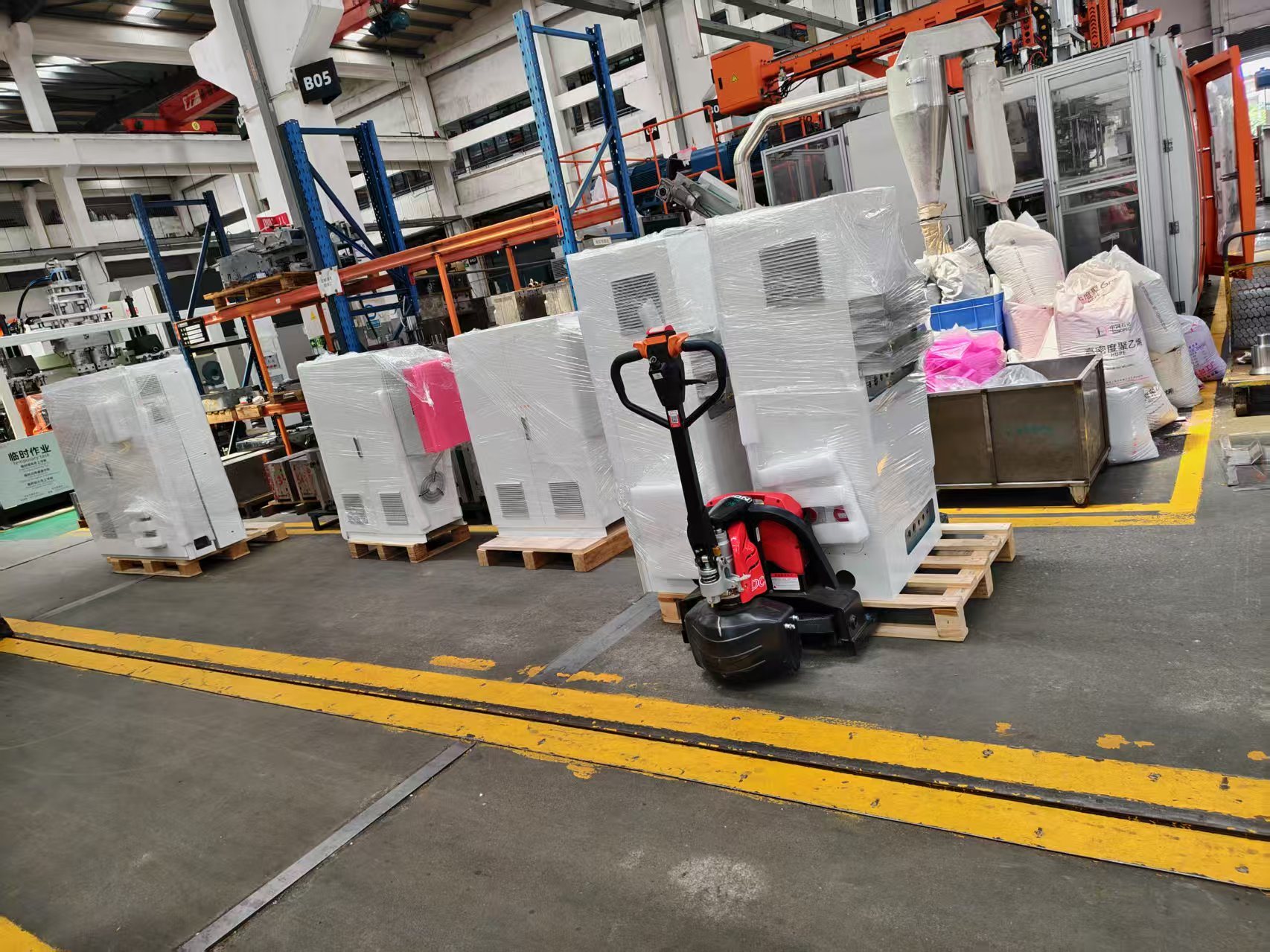 Overseas control cabinet packing and delivery support for export projects